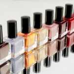 Vernis à ongles de couleurs ou transparents