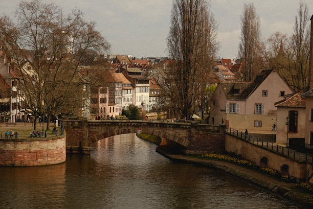 Pourquoi les ponts couverts de Strasbourg sont-ils des trésors historiques à découvrir ?