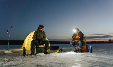 Pêche sur glace en Laponie